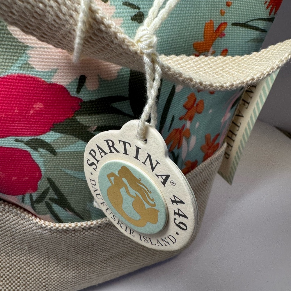 Spartina 449 Palmetto Bucket Bag in the Alljoy Landing Sea Foam pattern - Picture 7 of 10